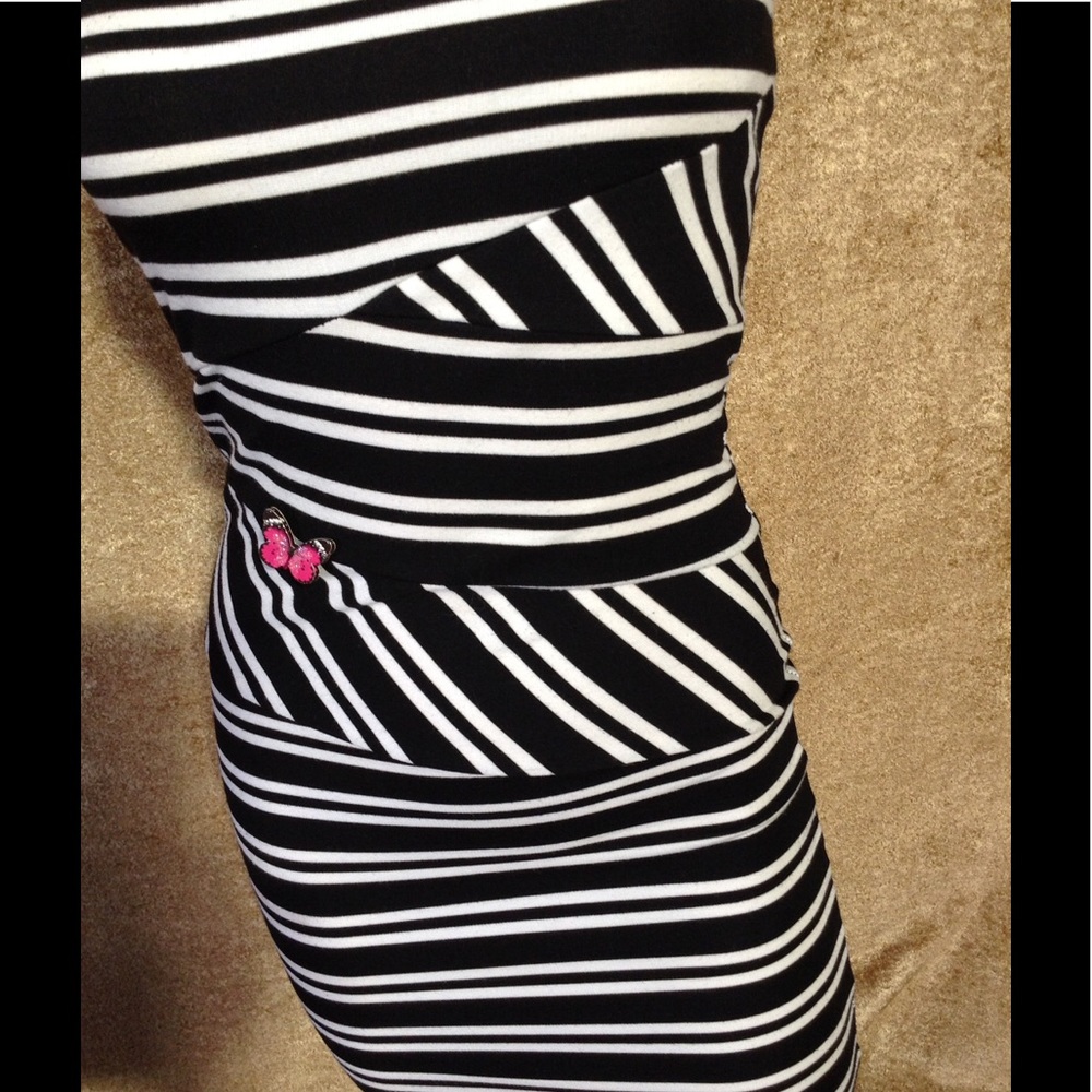 GUESS BLACK & WHITE BODYCON DRESS - Picture 5 of 8